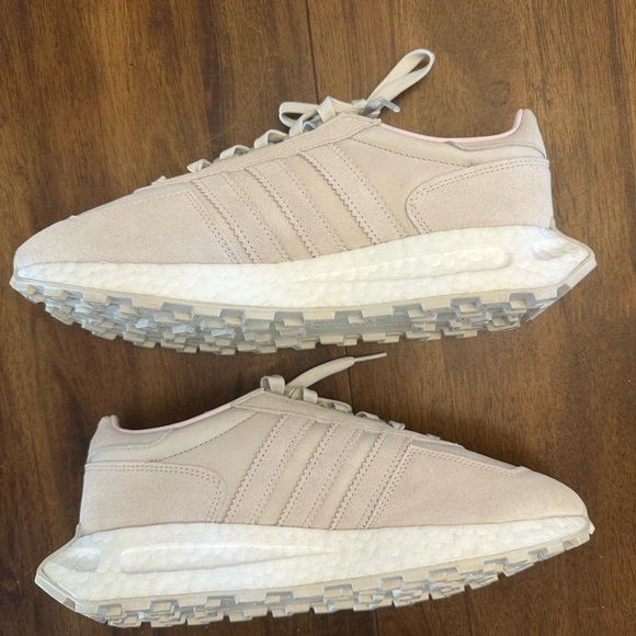adidas Women’s Size 10 Original Sneakers Retropy Beige White Pink Athletic - Picture 2 of 8